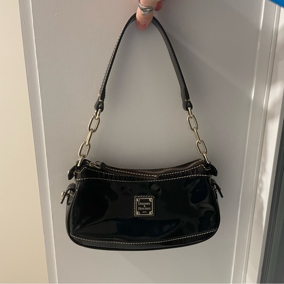 Dooney and Bourke shoulder bag - Picture 2 of 7